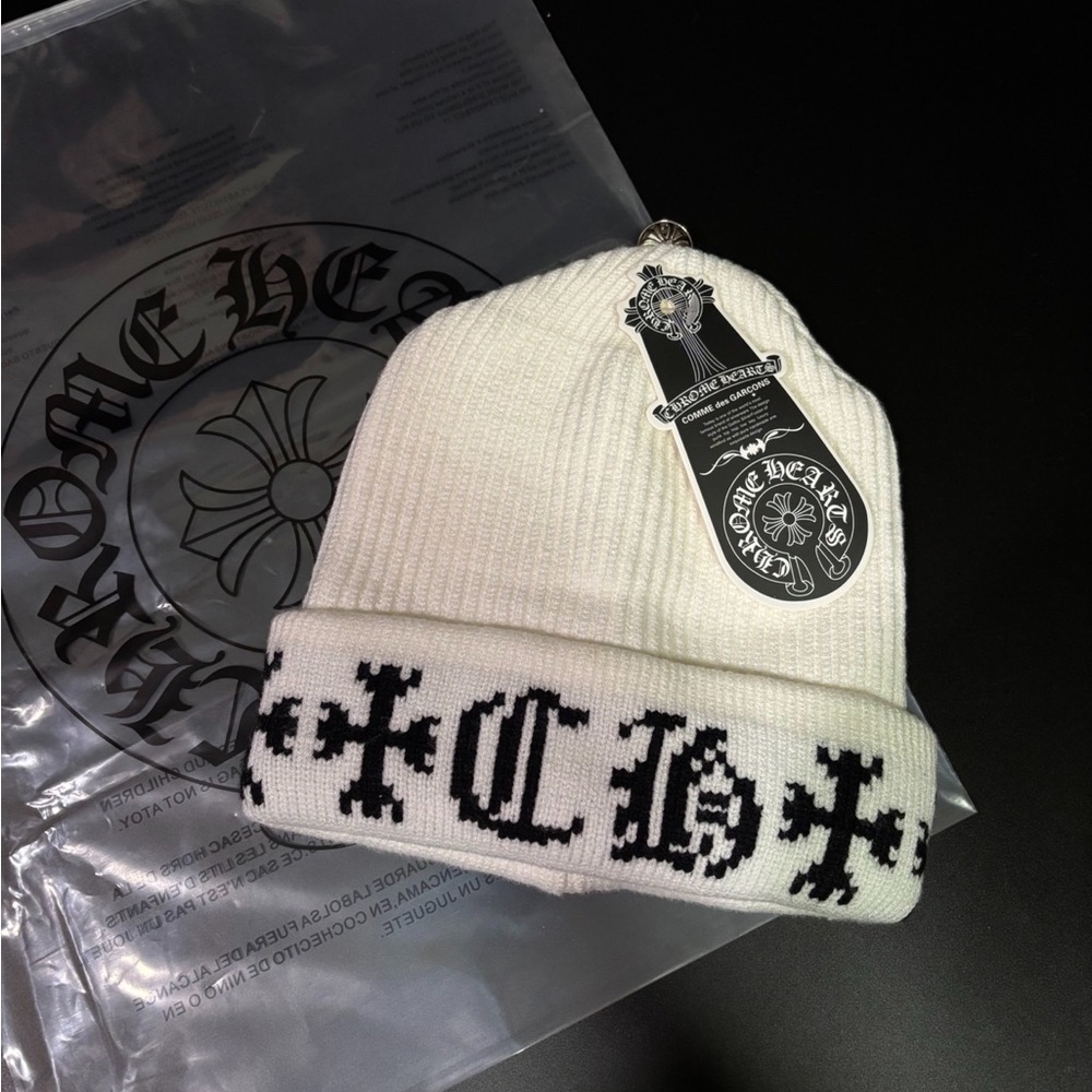 Comme des Garcons White Knit Beanie with Silver Detail